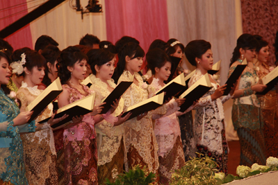 1 Nopember 2000 – Universitas Surabaya membentuk Program Profesi Apoteker