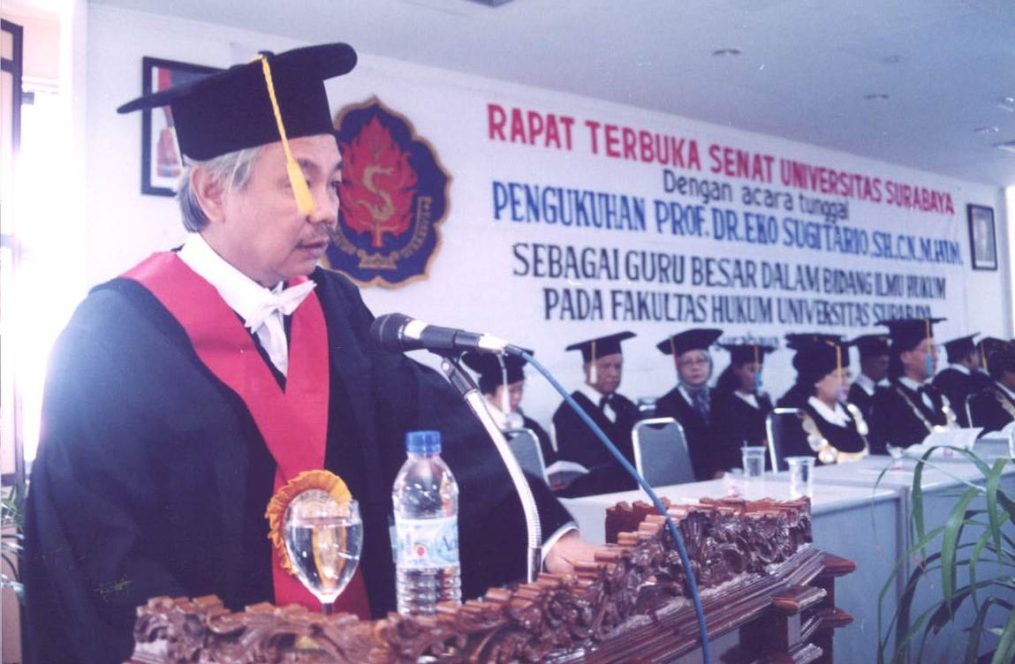 Pengukuhan Prof. Dr. H. Eko Sugitario, S.H., C.N., M.Hum. sebagai Guru Besar UBAYA
