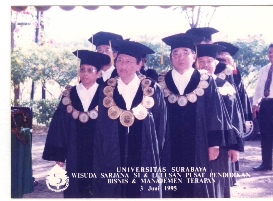 [Tempoe Doloe]-Wisuda UBAYA 3 Juni 1995