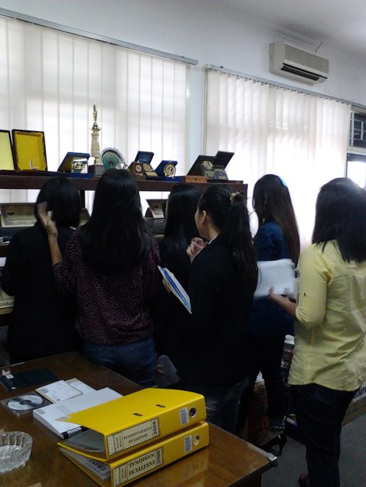 Kunjungan Studi Mahasiswa Prodi Sekretari Poltek UBAYA