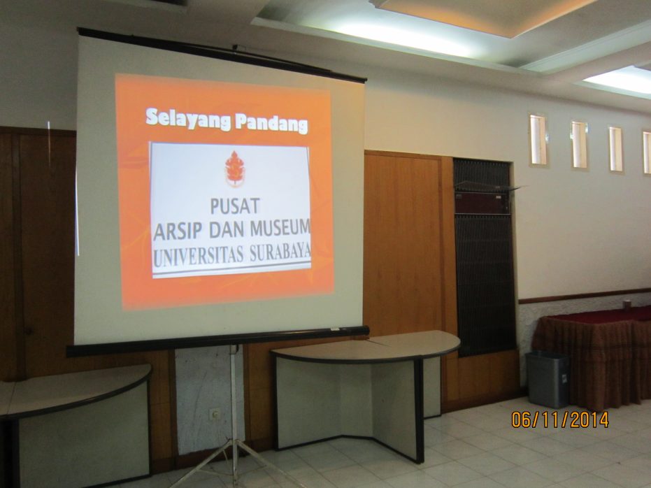 Kunjungan Mahasiswa PSTP UNAIR ke Pusat Arsip dan Museum UBAYA