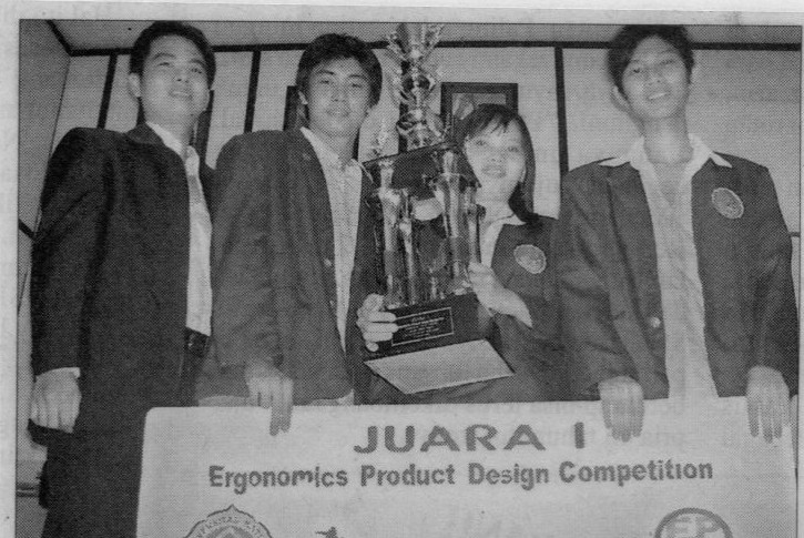 19/11/2006 – Ubaya Menyabet Gelar Juara Nasional Desain Ponsel Ergonomis