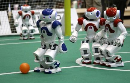 6/9/2006 – Ubaya Ciptakan Prototipe Robosoccer