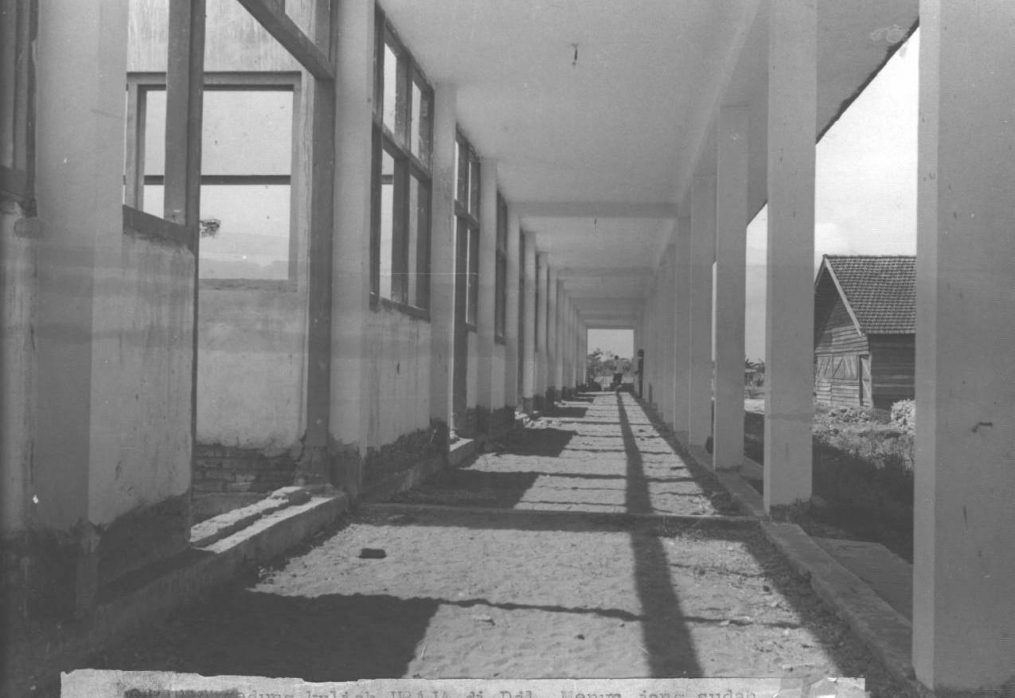 Gedung B Universitas Surabaya di Jl. Ngagel Jaya Selatan Tahun 1969
