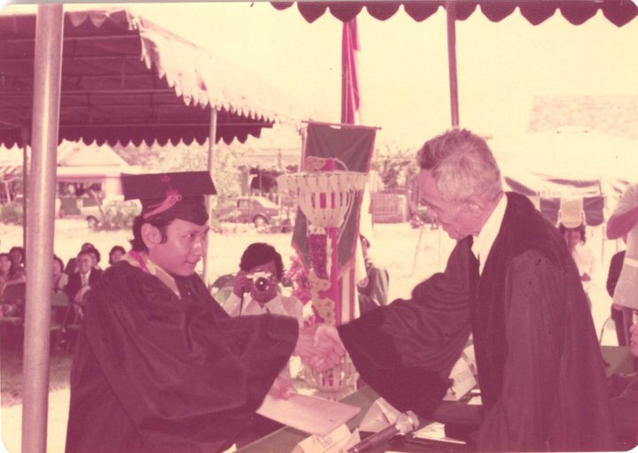 ” Rektor dan Calon Rektor ” 1976
