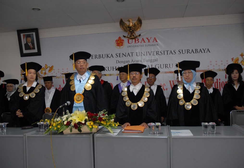Guru Besar di Lingkungan Universitas Surabaya