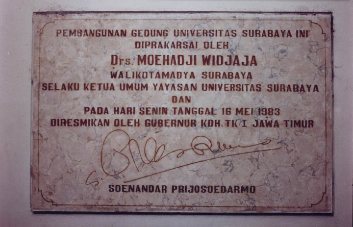 16 Mei 1983 – Peresmian Gedung D Kampus UBAYA Ngagel oleh Gubernur Jawa Timur Soenandar Prijosoedarmo