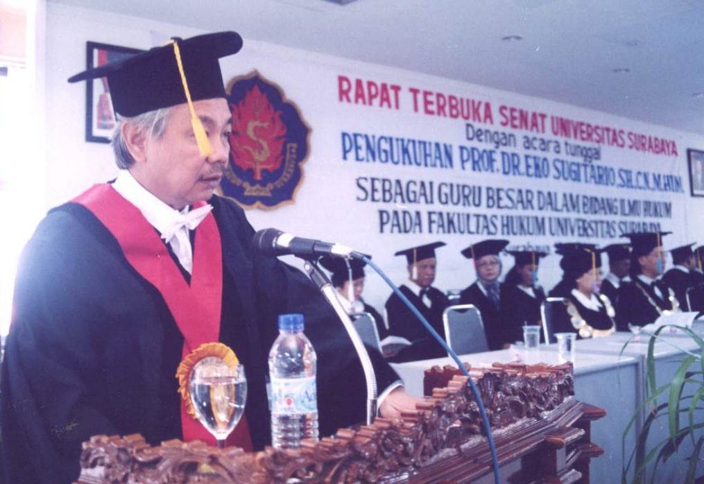 Pengukuhan Prof. Dr. H. Eko Sugitario, S.H., C.N., M.Hum. sebagai Guru Besar UBAYA