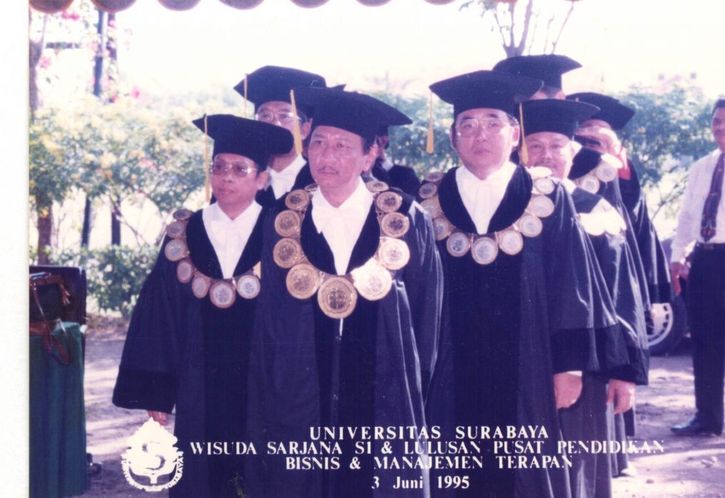 [Tempoe Doloe]-Wisuda UBAYA 3 Juni 1995