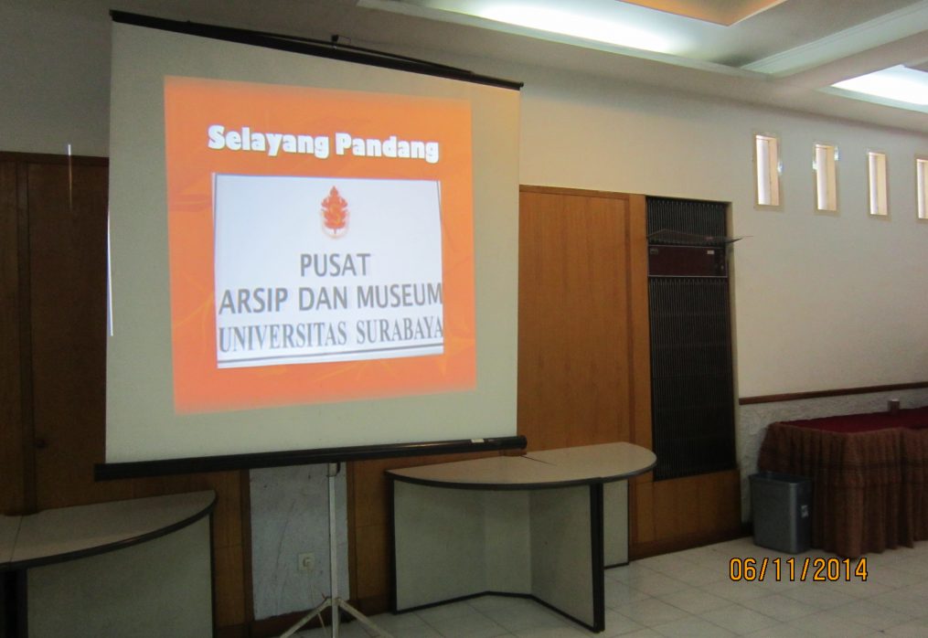 Kunjungan Mahasiswa PSTP UNAIR ke Pusat Arsip dan Museum UBAYA